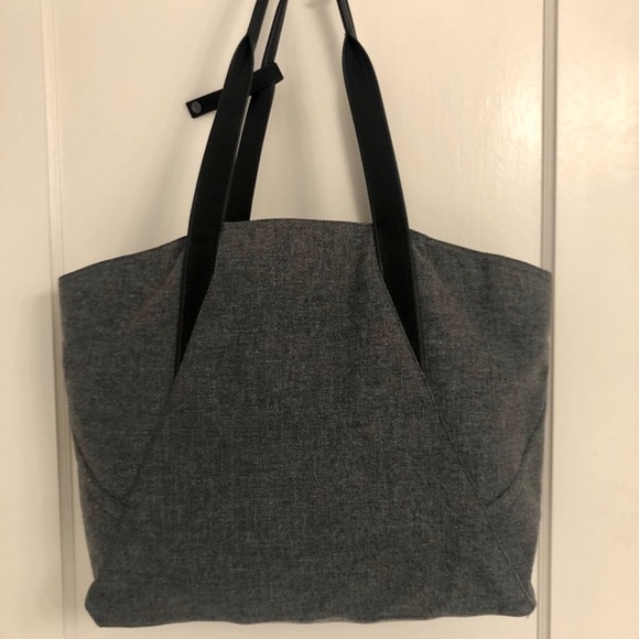 lululemon athletica Handbags - Lululemon All Day Tote